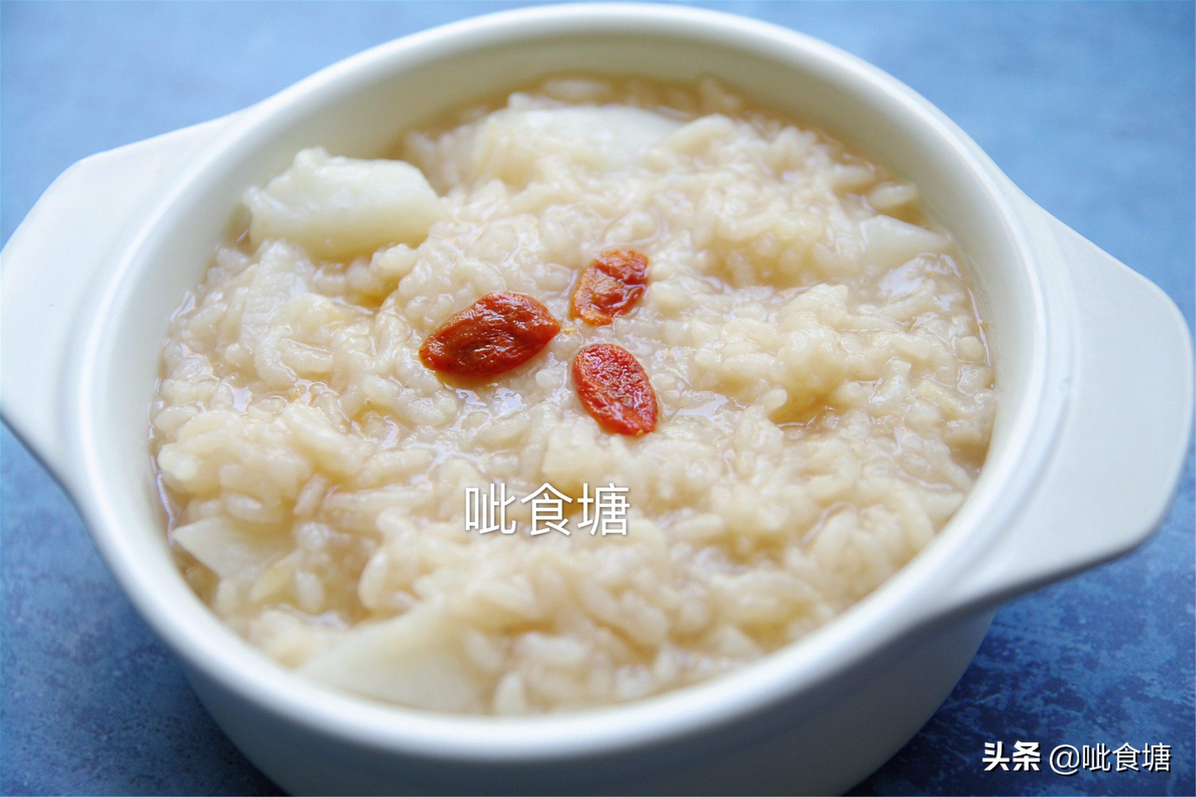 荷叶搭配什么泡水喝功效最好,冰糖荷叶粥的荷叶怎么制作