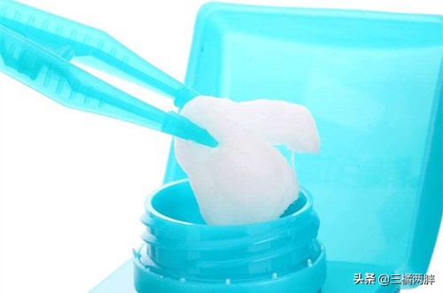 狗狗打架破皮怎么处理,狗狗打架受伤需要打破伤风吗