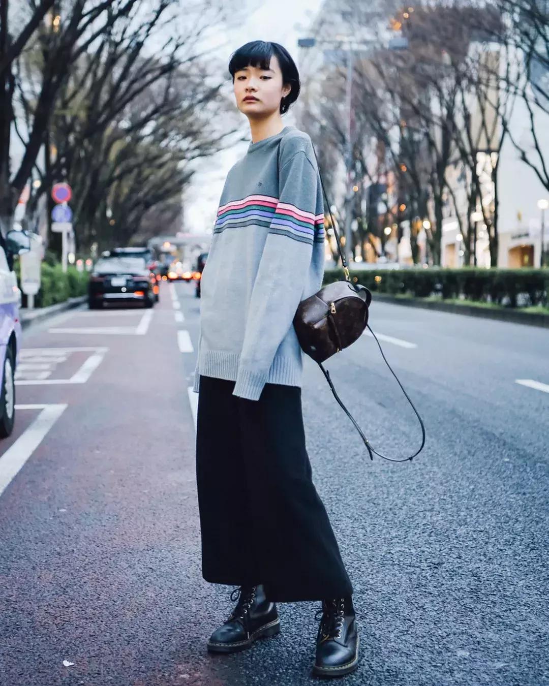 气质冬款裙子穿搭高级感,少女感十足的温柔风穿搭绿色毛衣