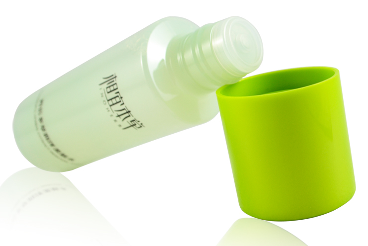 保湿美白改善皮肤干燥的爽肤水,肌肤锁水保湿的最佳方法