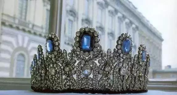 女性适合收藏什么珠宝,女性必备的10件珠宝