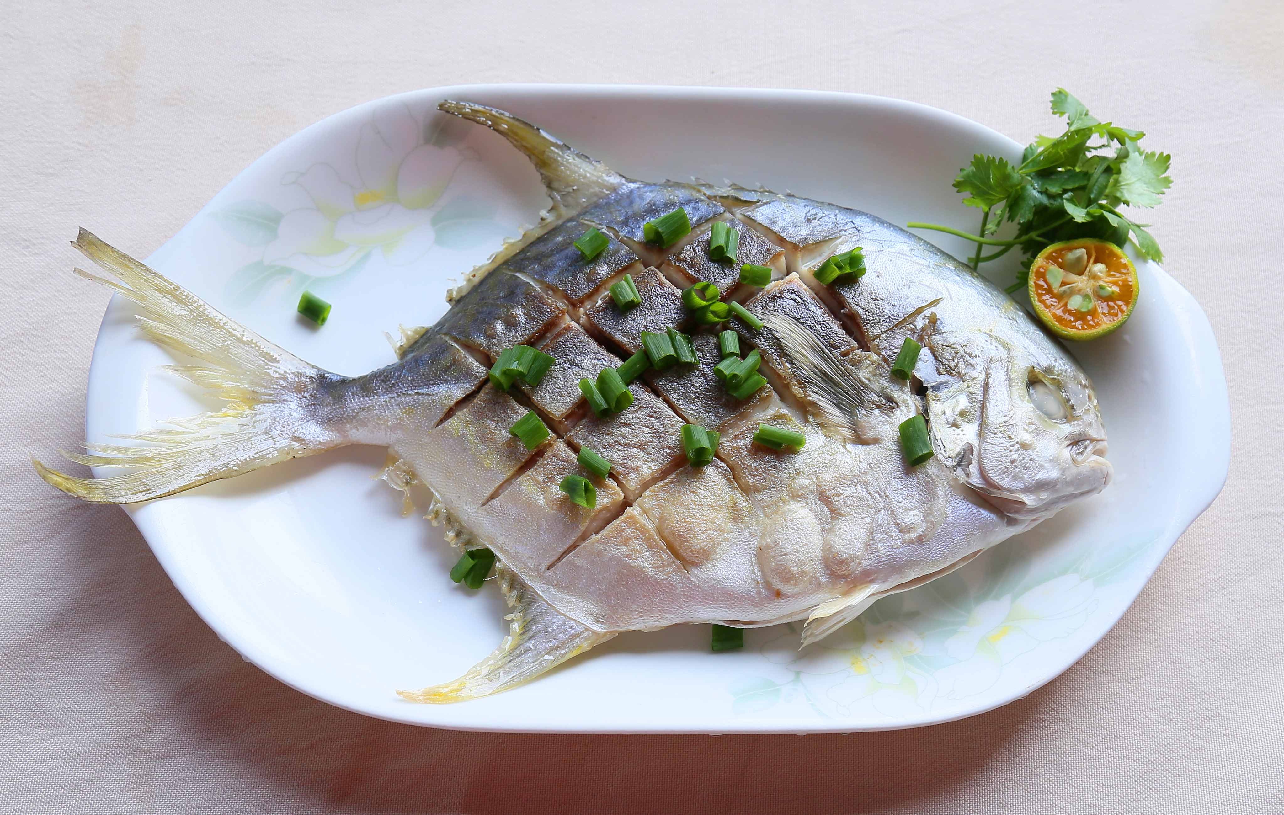 鱼粘锅怎么解决？具体问题具体分析，看这3大做法下的解决方法吧