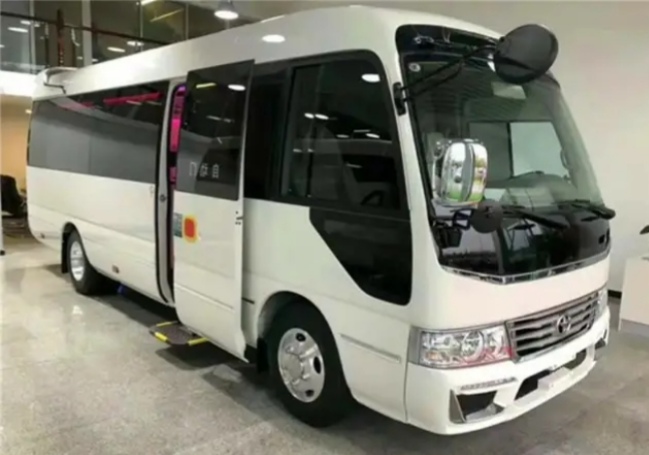 高端中巴车丰田考斯特,丰田考斯特中巴有多少座