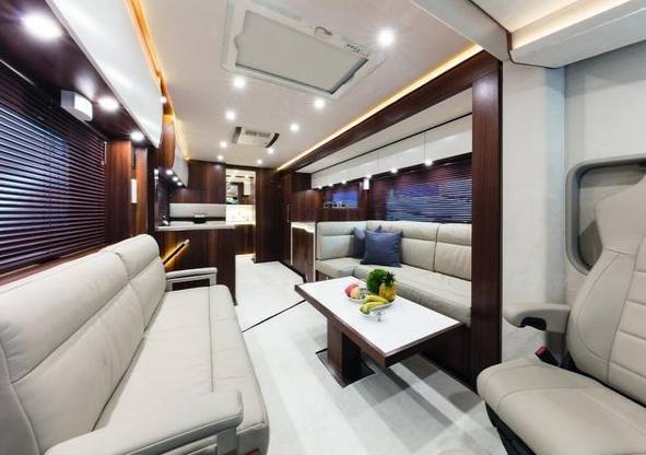 超大豪华a型奔驰房车,壕无人性的豪华suv