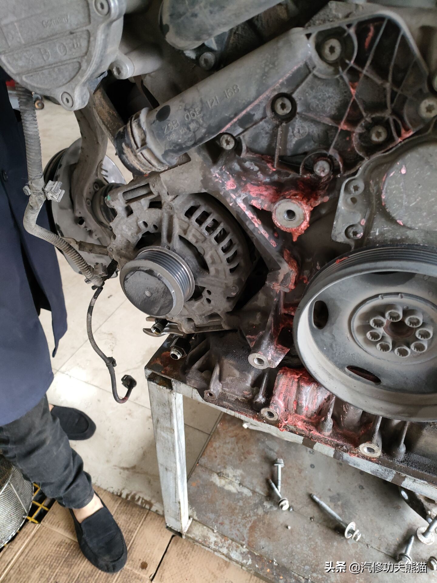 08款奥迪a6l手动挡2.0t烧机油么,09款奥迪a6l2.4烧机油怎么解决