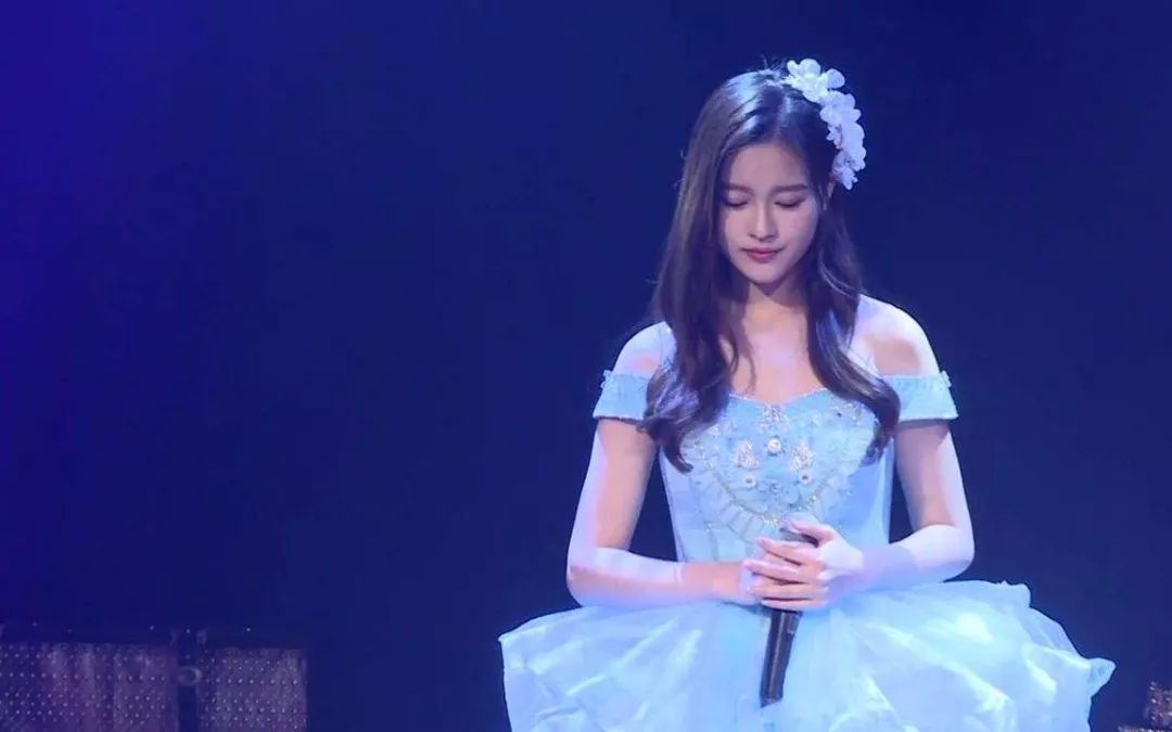 女爱豆把粉丝当提款机,女爱豆把男粉丝当提款机