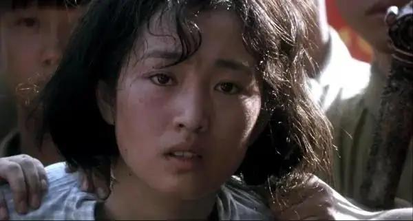 《霸王别姬》：人性的扭曲与压抑，在时代中只是尘沙而已