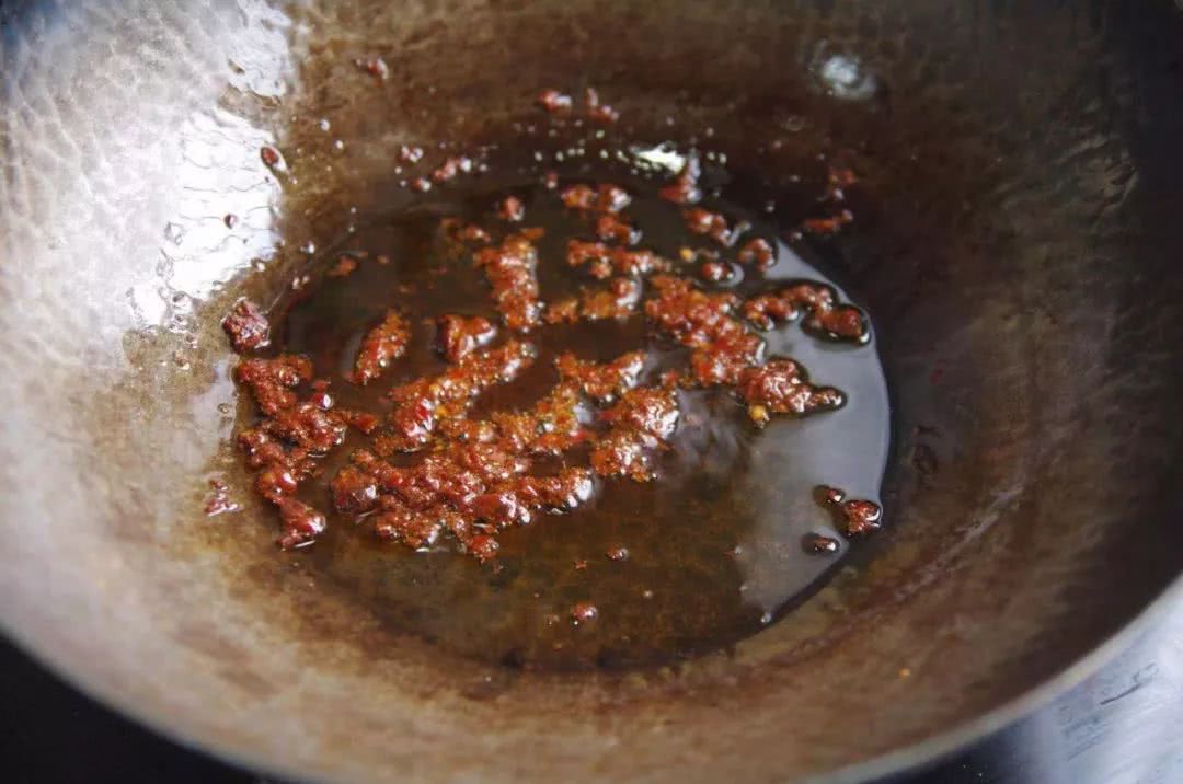 白菜帮做辣白菜,腌制酸辣白菜帮的快捷做法