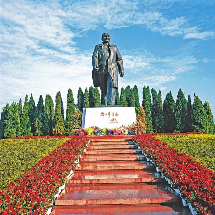 深圳红色印记,深圳莲花山红色革命遗址纪念碑