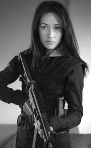 为陈冠希甩吴彦祖，又恋中田英寿，4国男神通吃的她有什么魅力