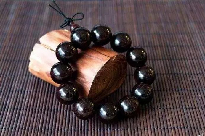 紫檀好种吗,小叶紫檀怎么盘玩才会更好看