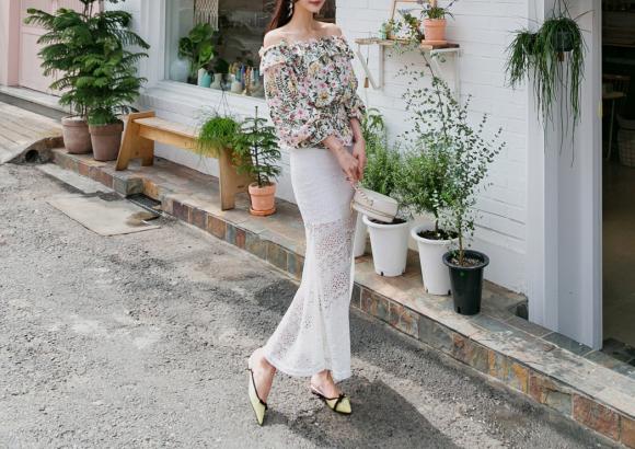 春熙香卉碎花芳菲朵彩抹肩衫