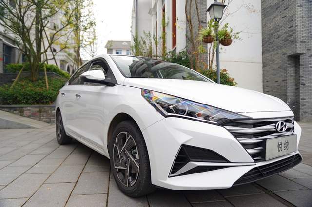 现代悦纳仪表显示屏功能介绍,现代悦纳2020手动炫酷版