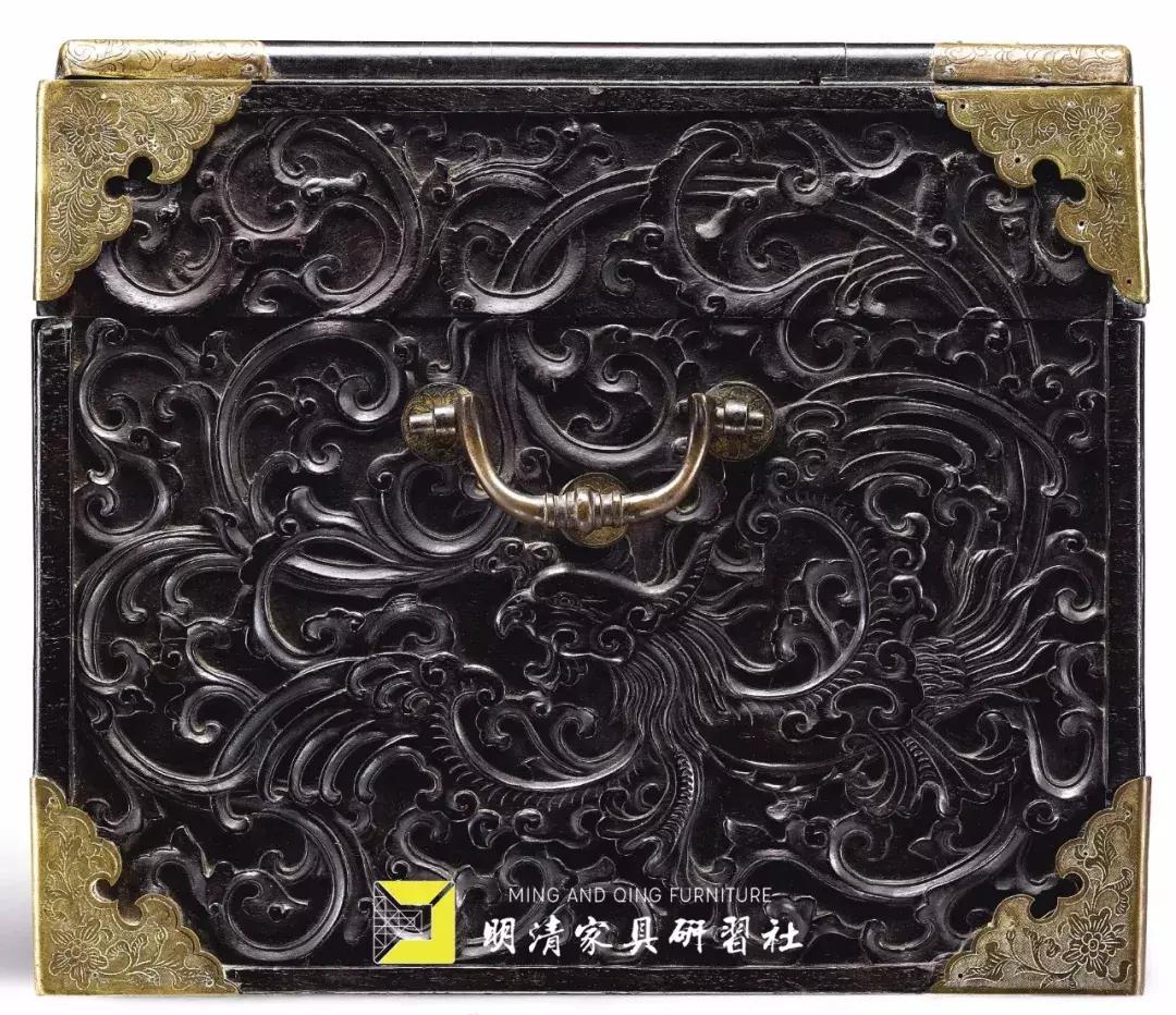 明清家具展厅灯光设计,明清家具铜蝙蝠配饰