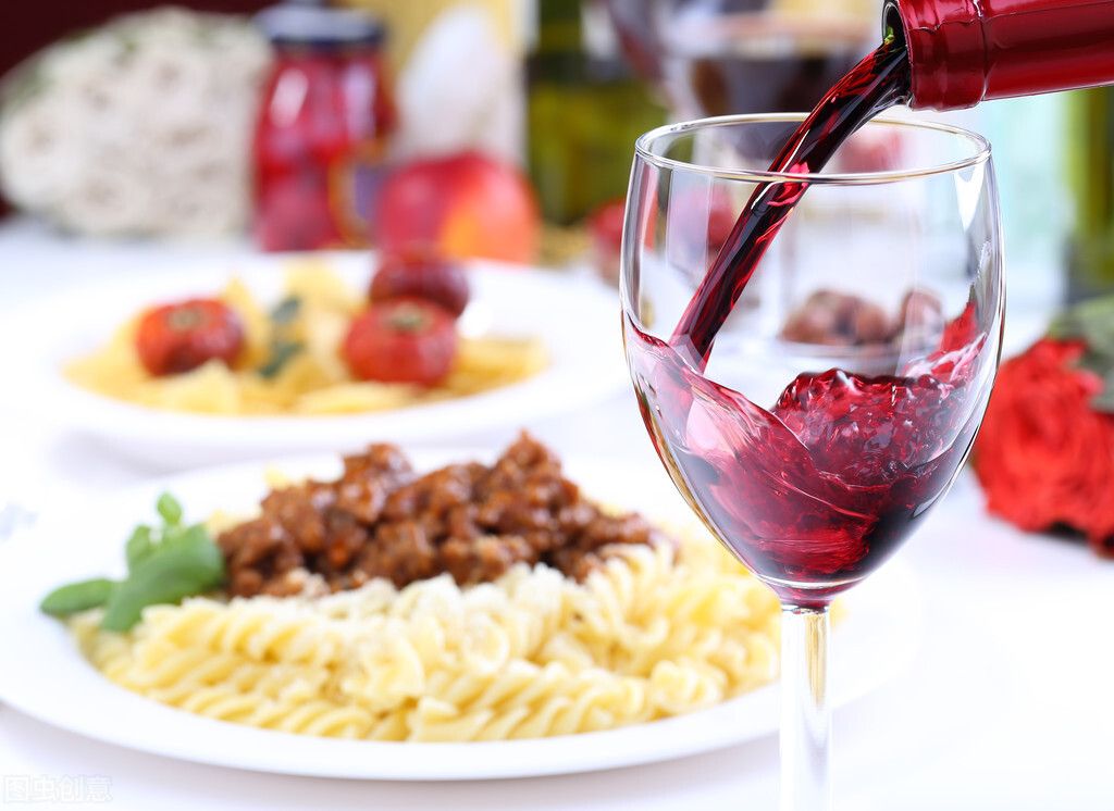 浙江大哥利用“买红酒送路虎”，五天时间收款900万，模式可借鉴