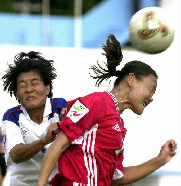 女足进球后脱衣庆祝,女足球员脱衣庆祝