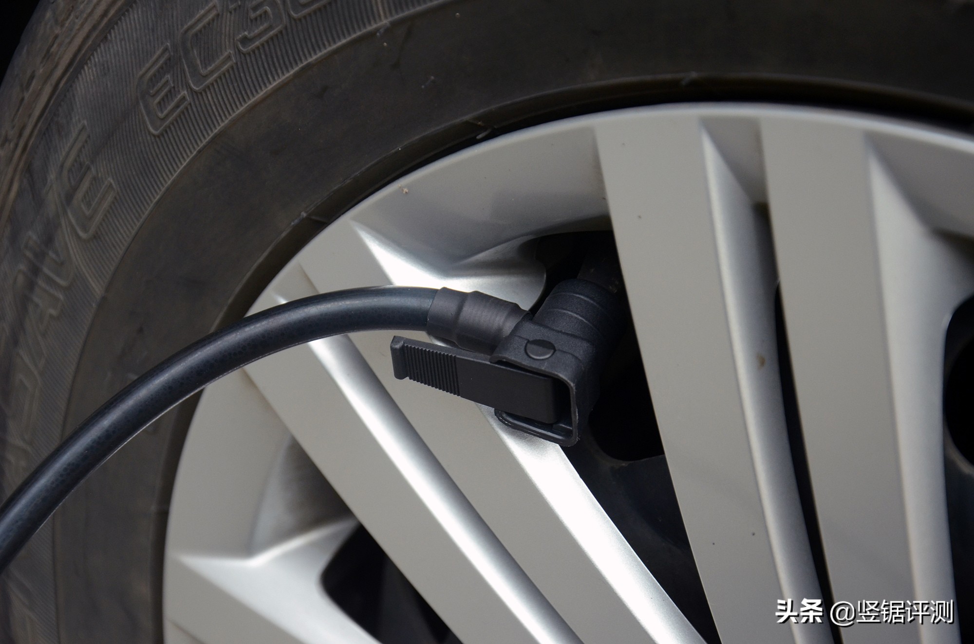 轮胎充气泵车载小米,车胎充气泵小米