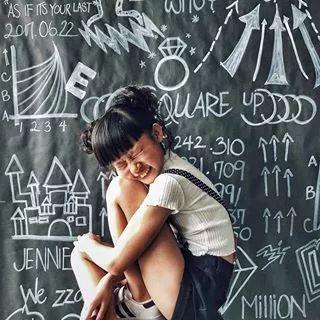 9岁小姑娘滑板视频,9岁滑板女孩