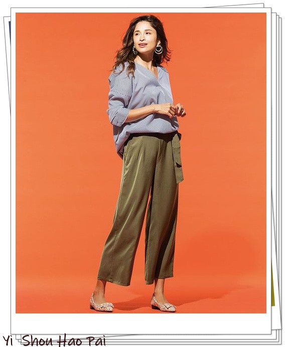 夏天绿色短袖阔腿裤套装配的凉鞋,黑色阔腿裤配绿色碎花上衣好看吗