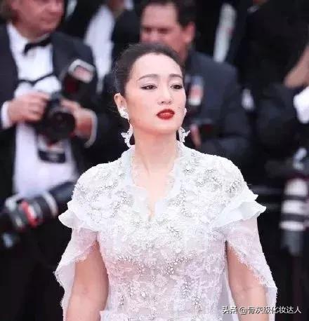 巩皇推荐的口红,巩皇黑口红