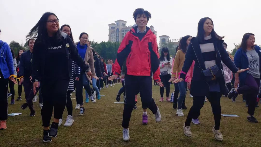 番禺｜昨天，桥南“半边天”比久违的阳光更有活力！