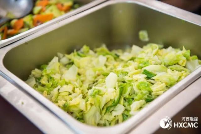 起灶开火！友谊路街浏阳里居家养老服务中心开餐啦