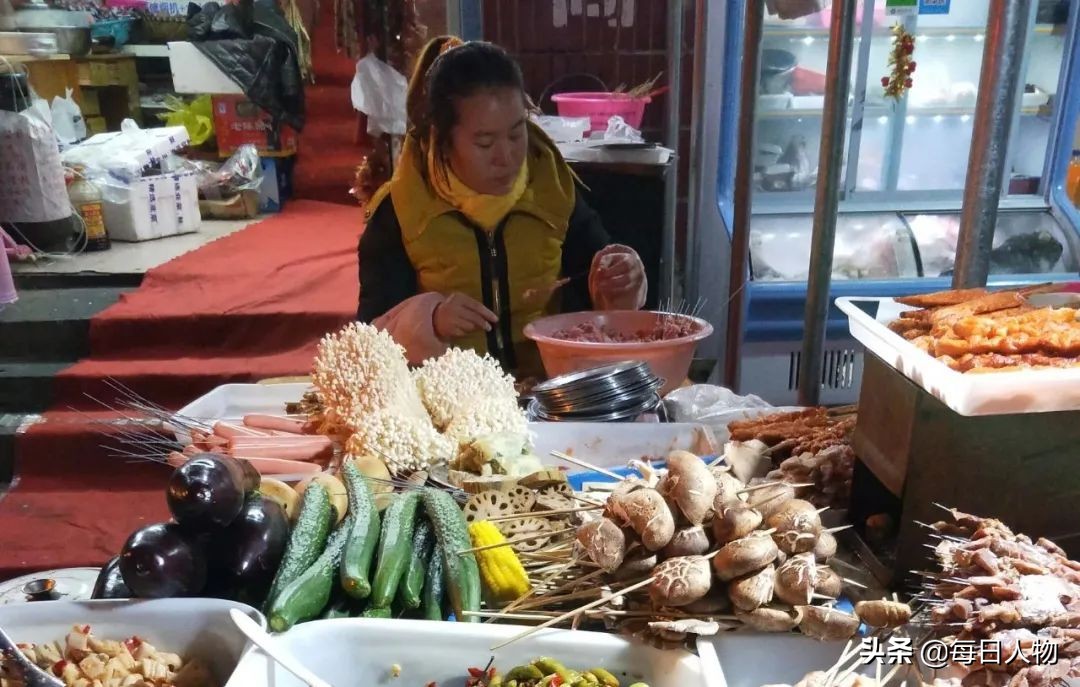 摆摊不容易，数钱最快乐，那些年我们练的摊儿……