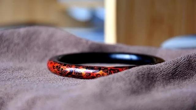 30岁女生适合的气质手镯,20多岁3000至5000元翡翠手镯推荐