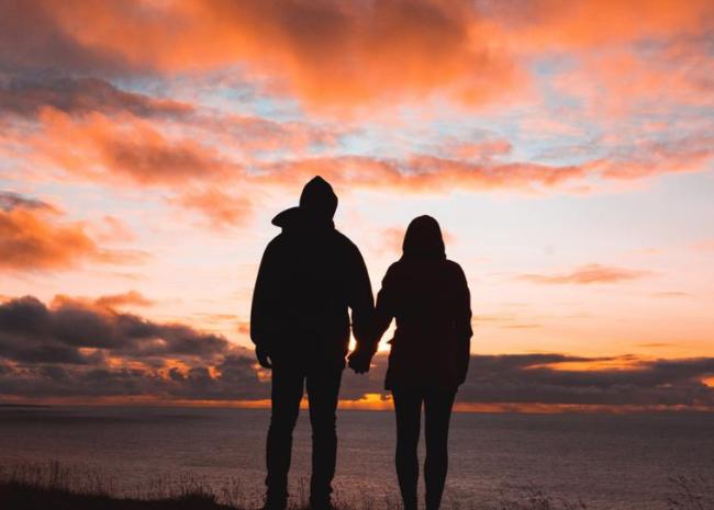 故意冷落你的人是什么心态,面对有人故意要孤立你你怎么办