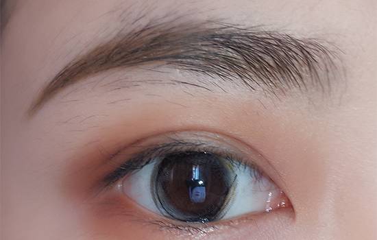 现在最流行的眉毛颜色是什么颜色,现在流行哪种眉毛比较好看