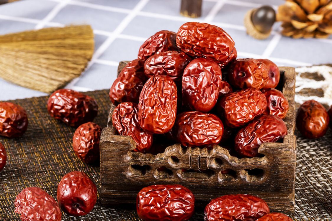 40岁的女人没钱是不是很正常,女人40岁没钱