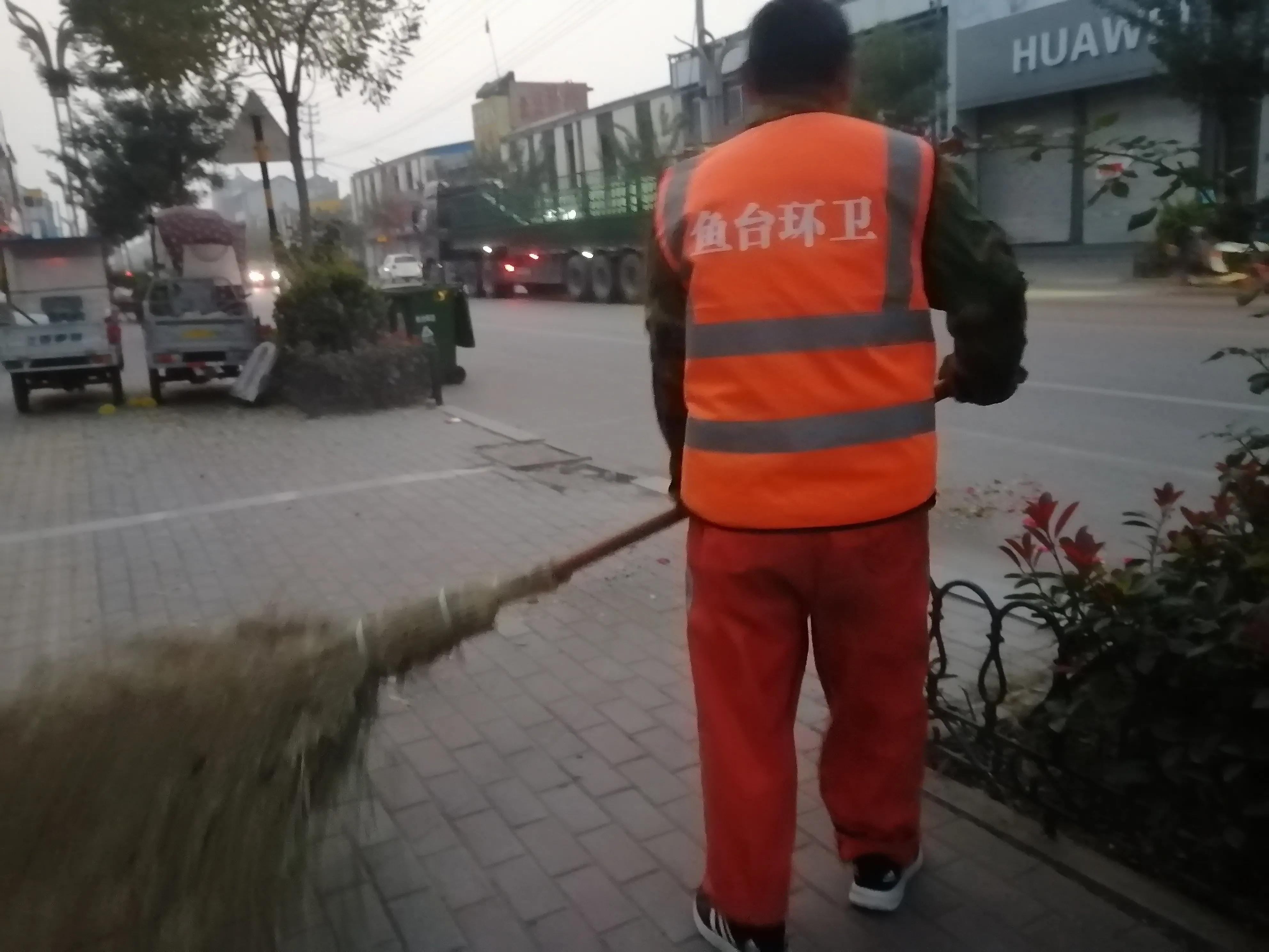 李民棵是环卫战线上的老黄牛