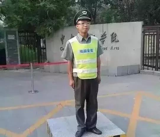 气哭专业画家，画画10年还不如保安大叔，流浪大爷，食堂大姐？