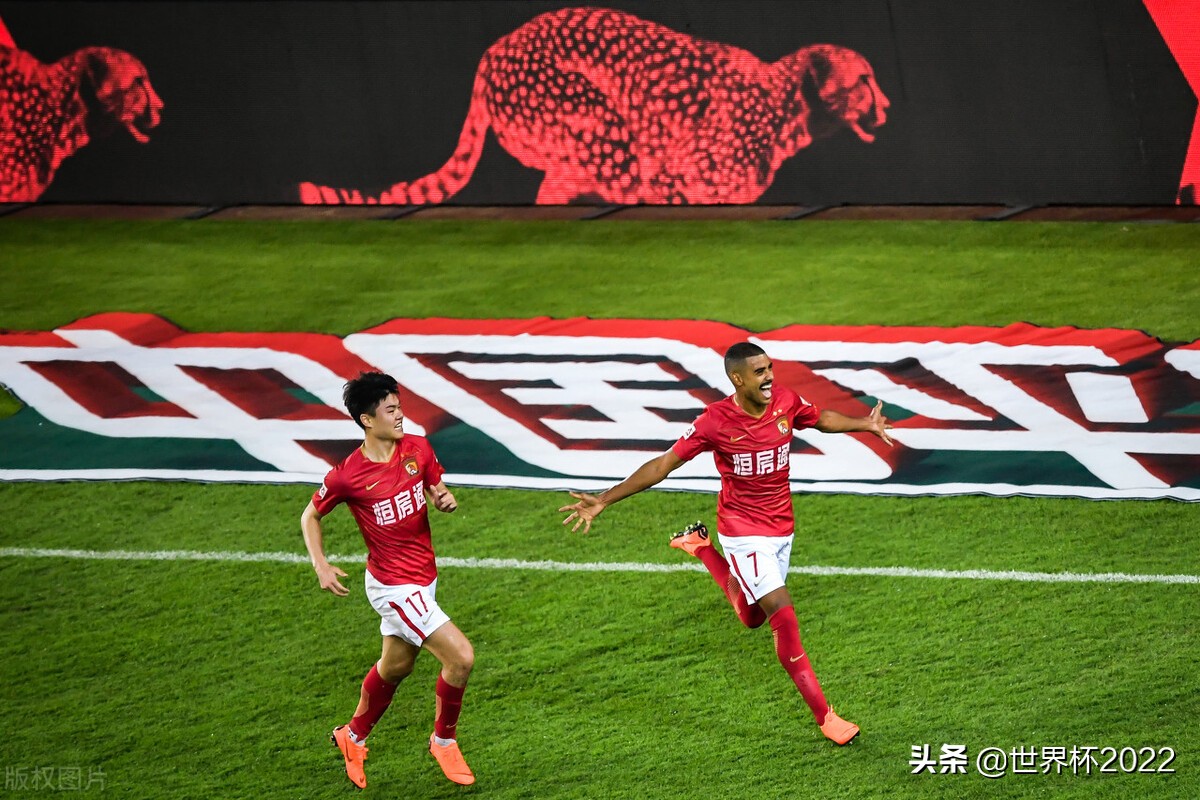 国足主帅李铁出席12强赛第三轮,国足主教练李铁的执教能力怎么样