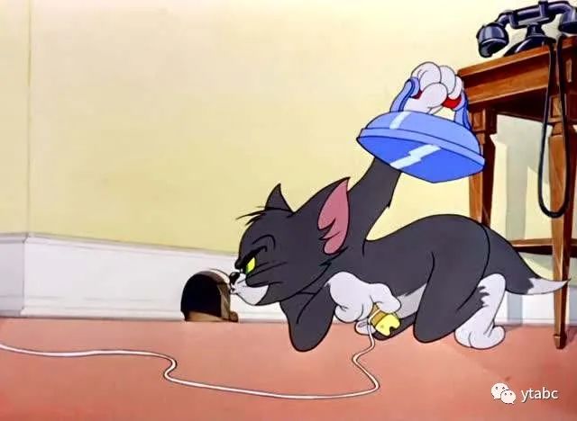 老鼠偷偷溜进博物馆，杀死拥有三只眼的远古生物