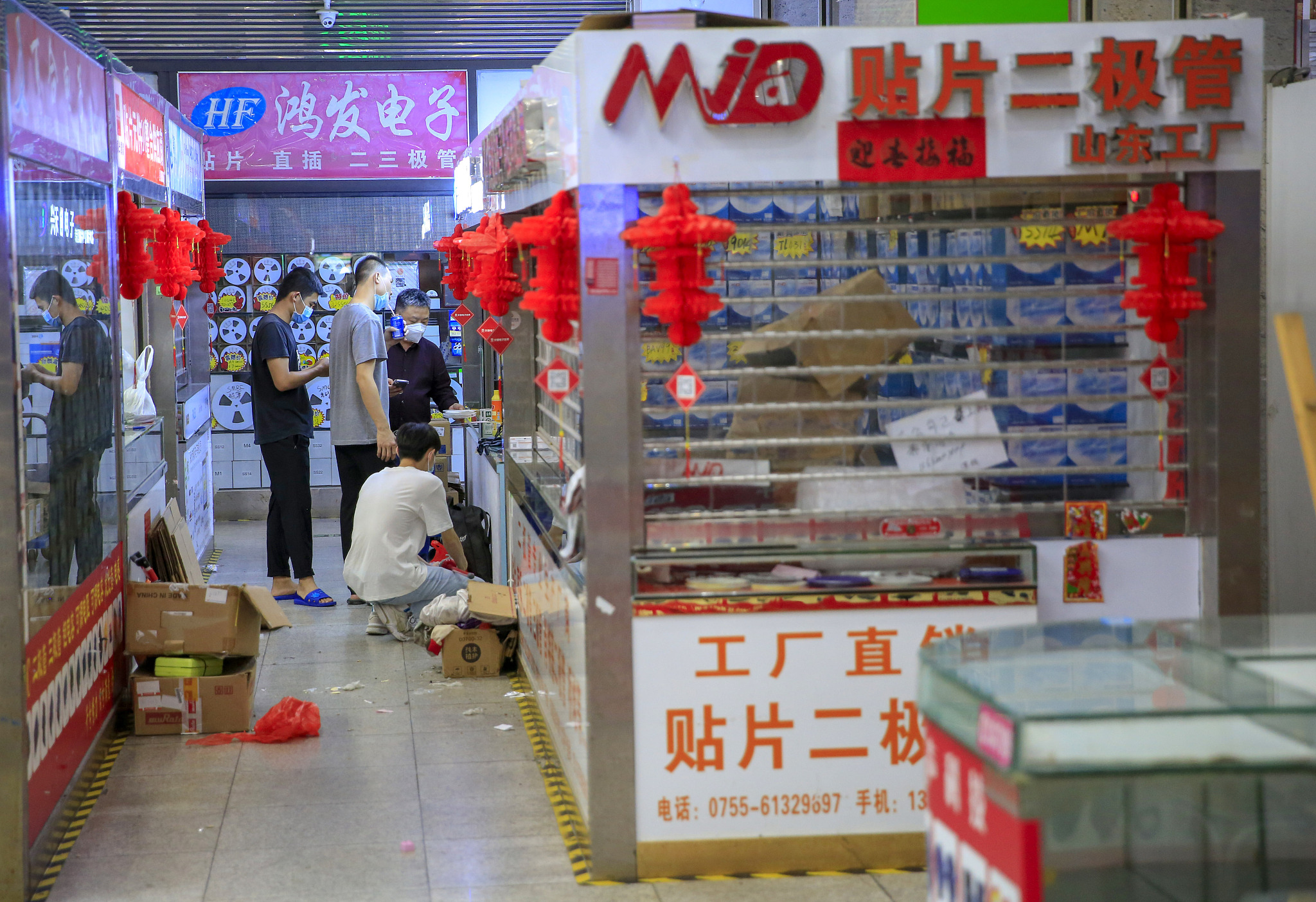 赛格电子大厦摇晃视频,华强北赛格大厦为什么会晃动