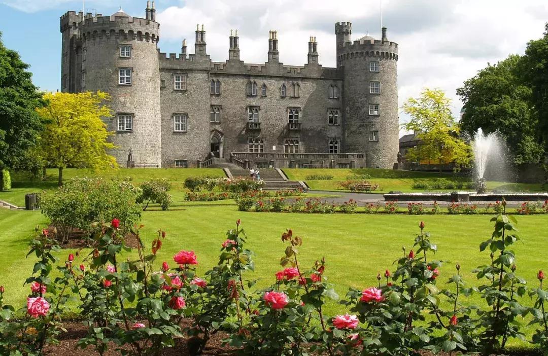 世界上唯一不允许结婚的国家,世界唯一一个不可以离婚的国家