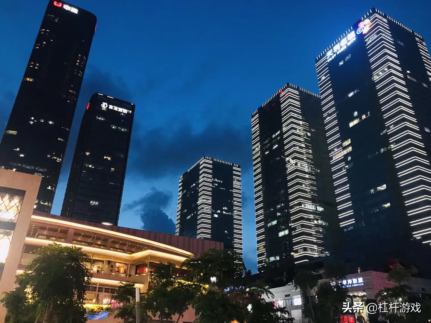 走在抗击疫情的路上,武汉95后民警坚守战疫一线