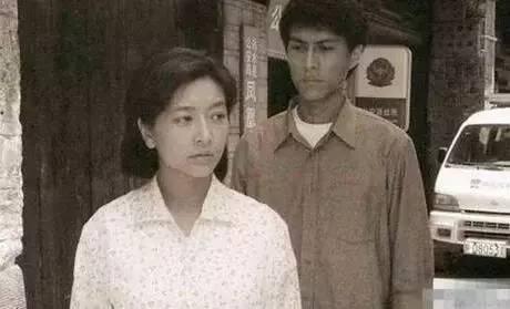 靳东和江珊真的同居过5年吗,靳东与离过婚的江珊