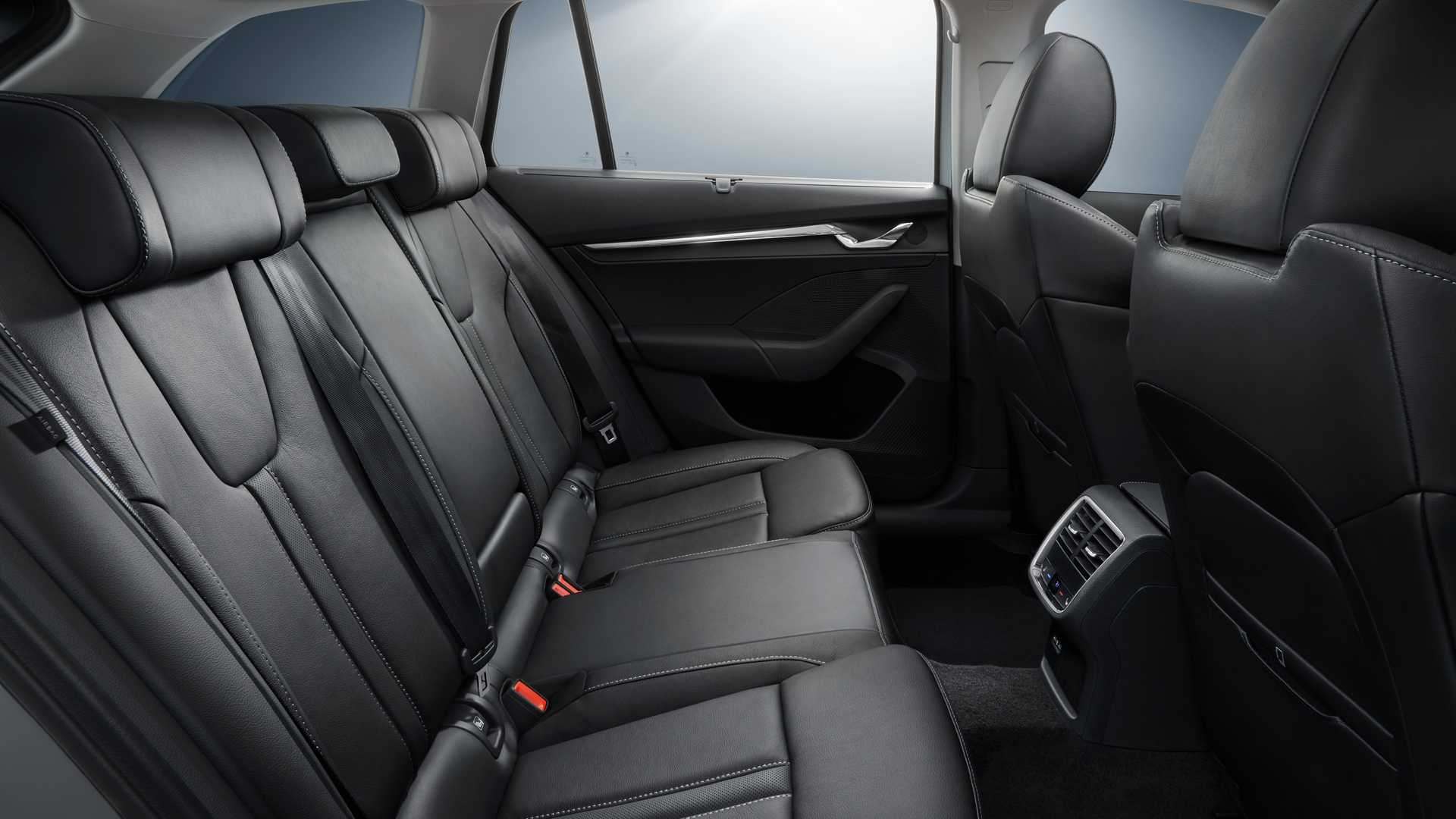 新明锐“变脸”发布，内部空间更宽裕，未来国产化是否减配成焦点