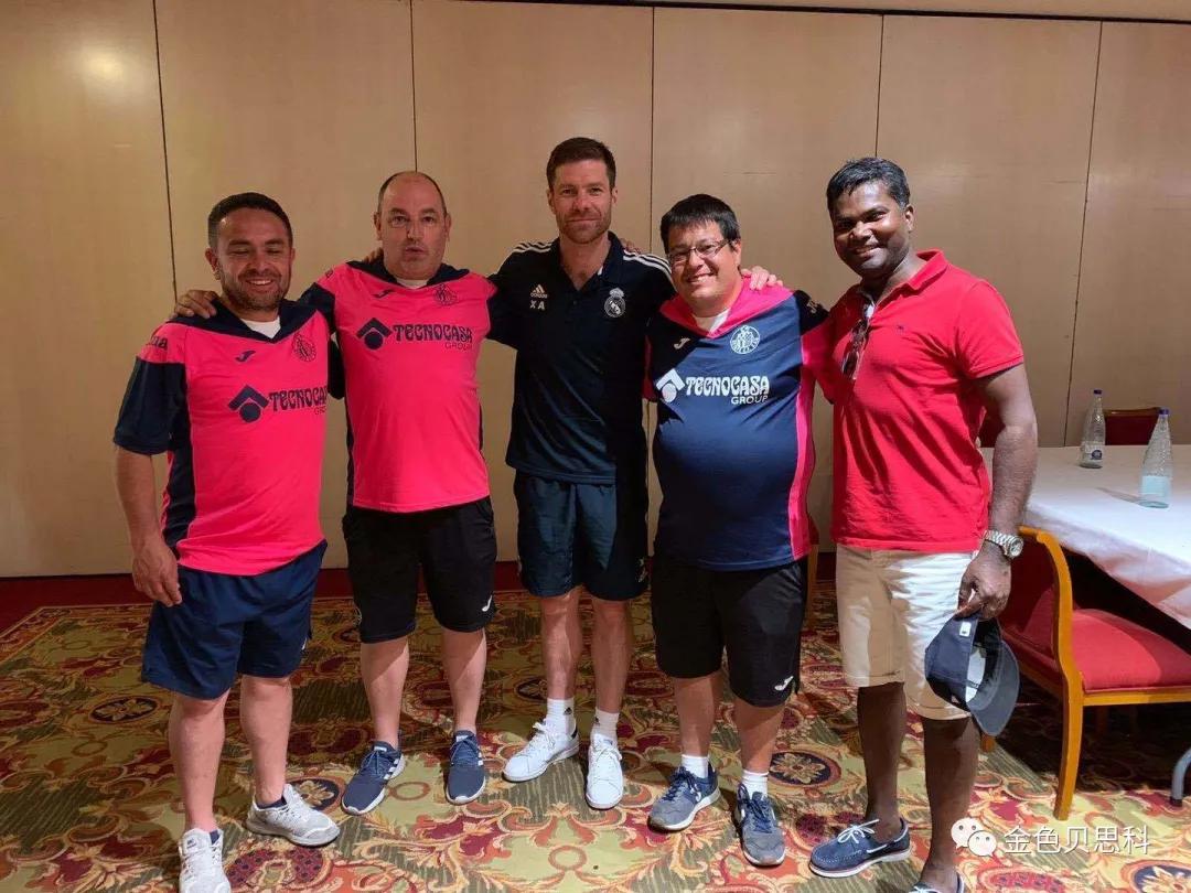 昆一中西山学校优质生源基地——金色学校足球特色课