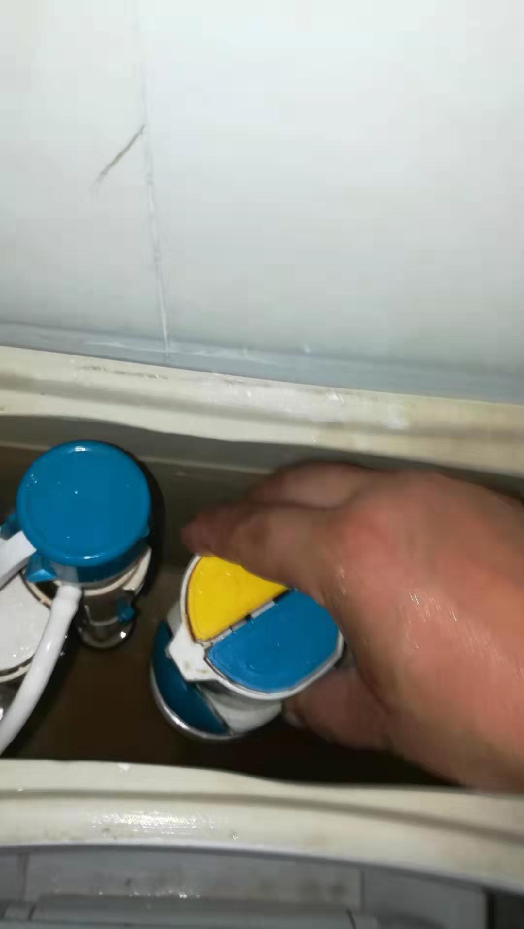 家里水用多了漏水,家里用水突然猛增会是哪漏水