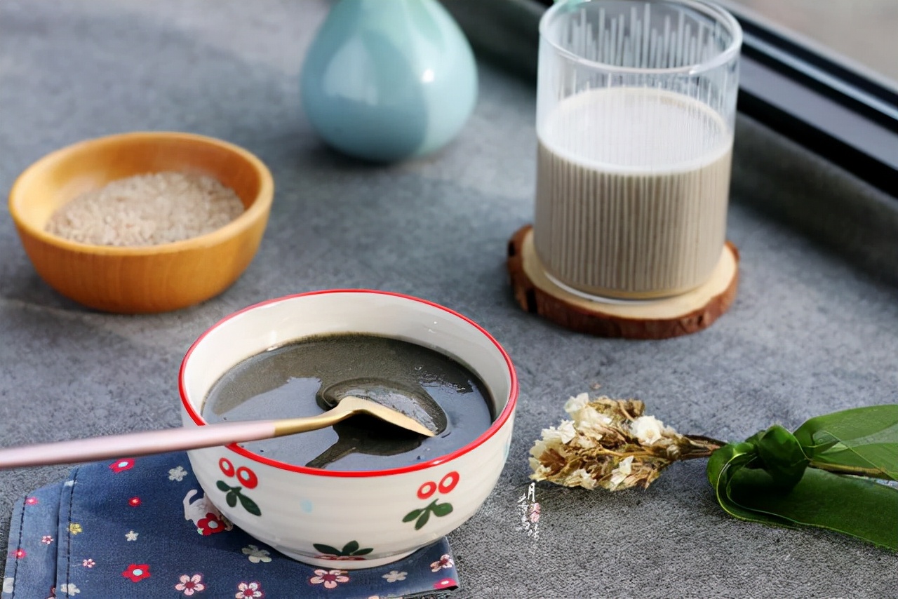 教你一招自制芝麻酱,想喝黑芝麻糊自己在家就可以做