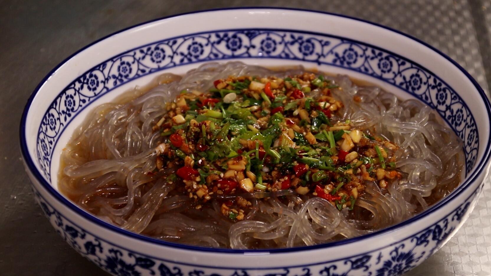 做法简单易学酸辣粉,酸辣粉怎样做的酸酸辣辣的