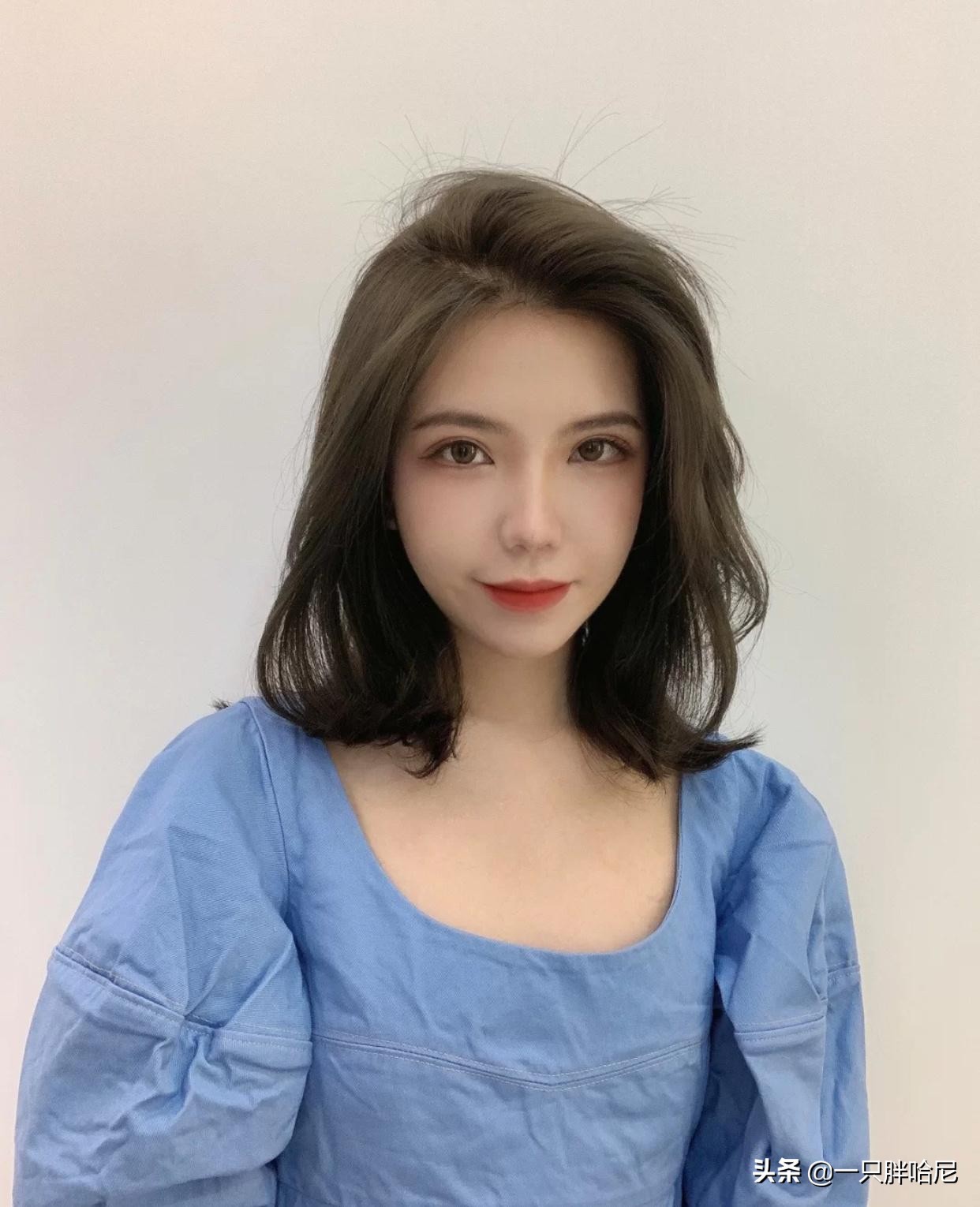 脸黄染什么头发好看又显得年轻,黄头发颜色减龄显白