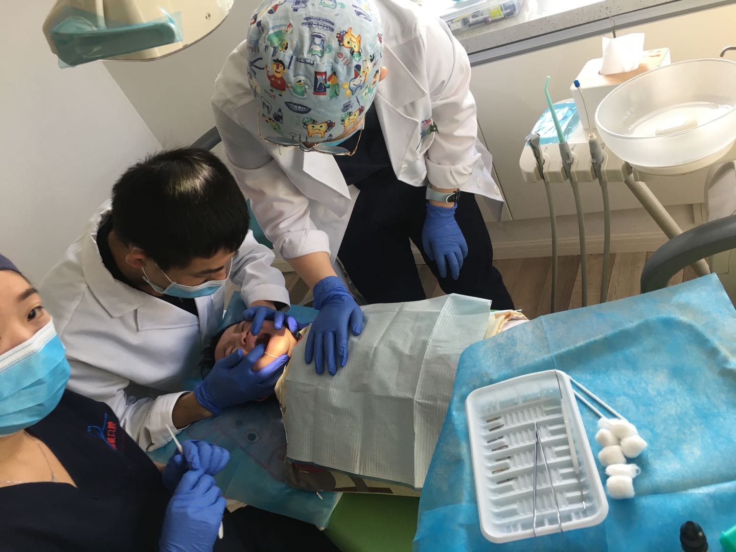 孩子乳牙龋齿有必要治疗吗,4颗龋齿怎么办