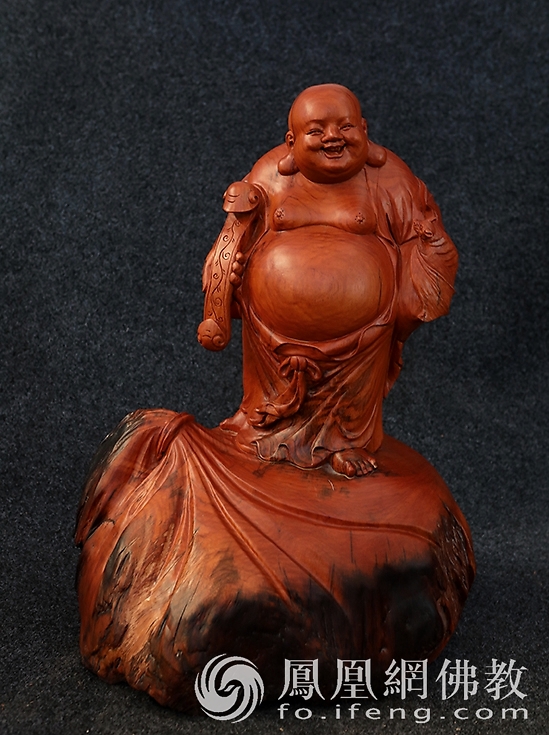 桐柏山木雕博物馆弥勒佛雕像,桐柏木雕博物馆龙的雕像