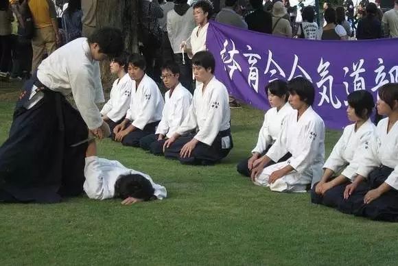 日本高校真实生活,日本的大学生活是怎么样的