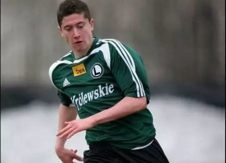 天下谁人不识君——32岁生日快乐，莱万