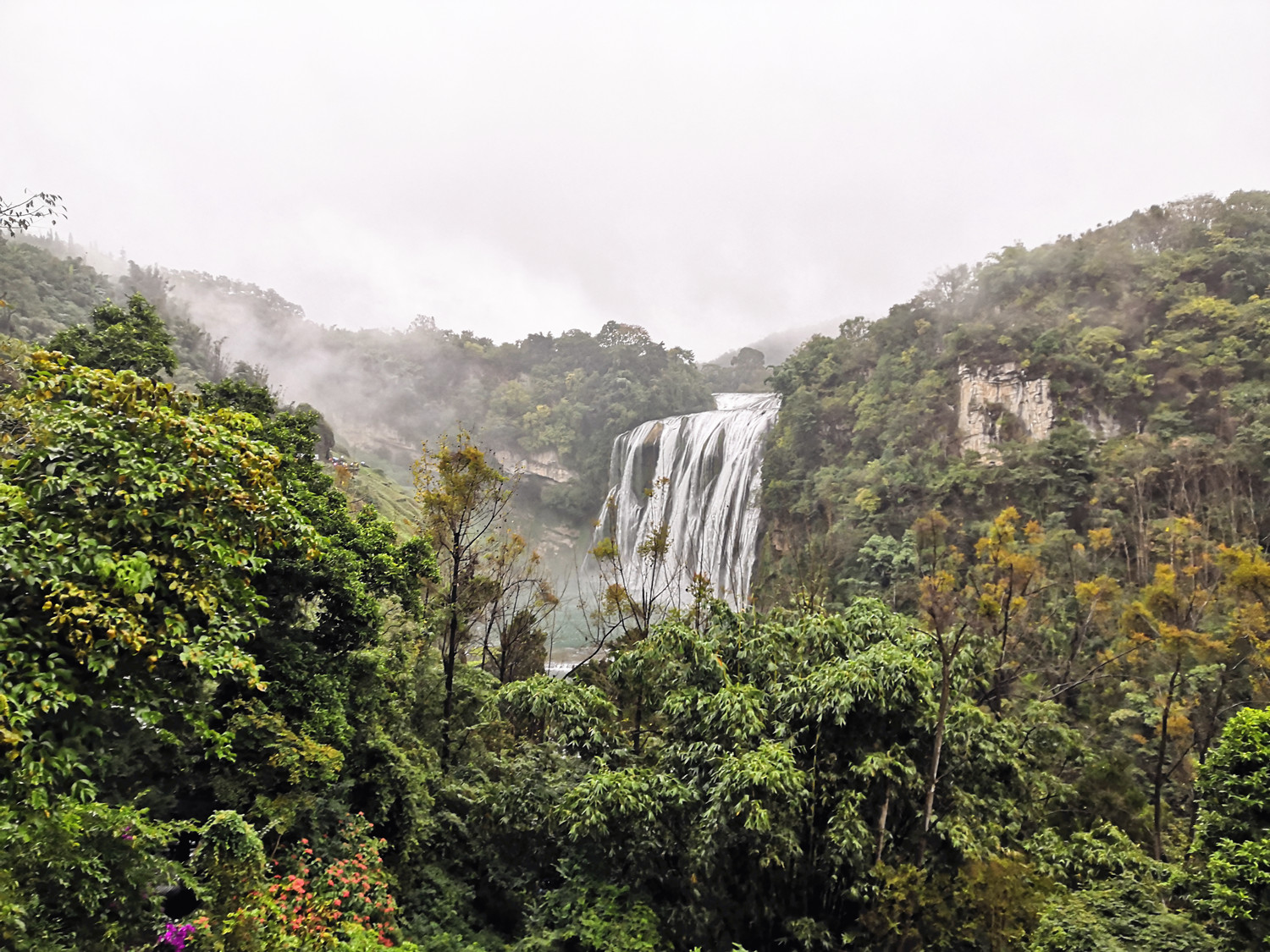 冬季的黄果树瀑布,冬季黄果树瀑布要带雨衣吗